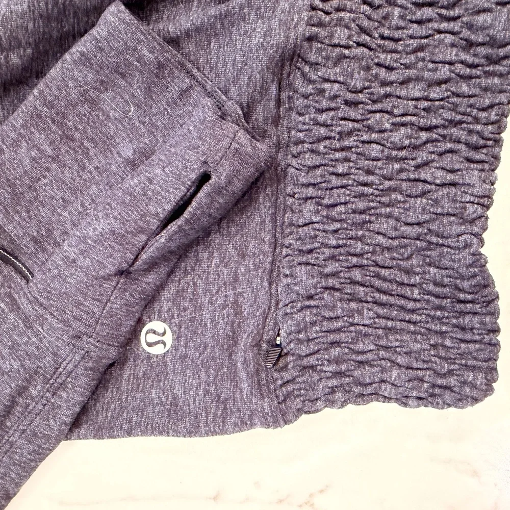 Lululemon Women’s Gray Heather Hooded Long Sleeve Top Ruched Hem Thumbholes